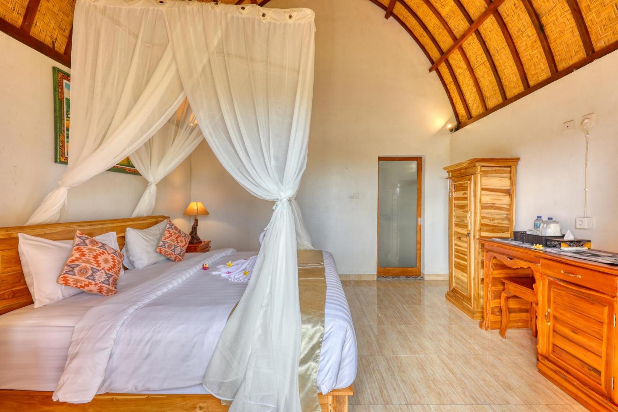 Bagia Bungalows Batumadeg Habitación foto